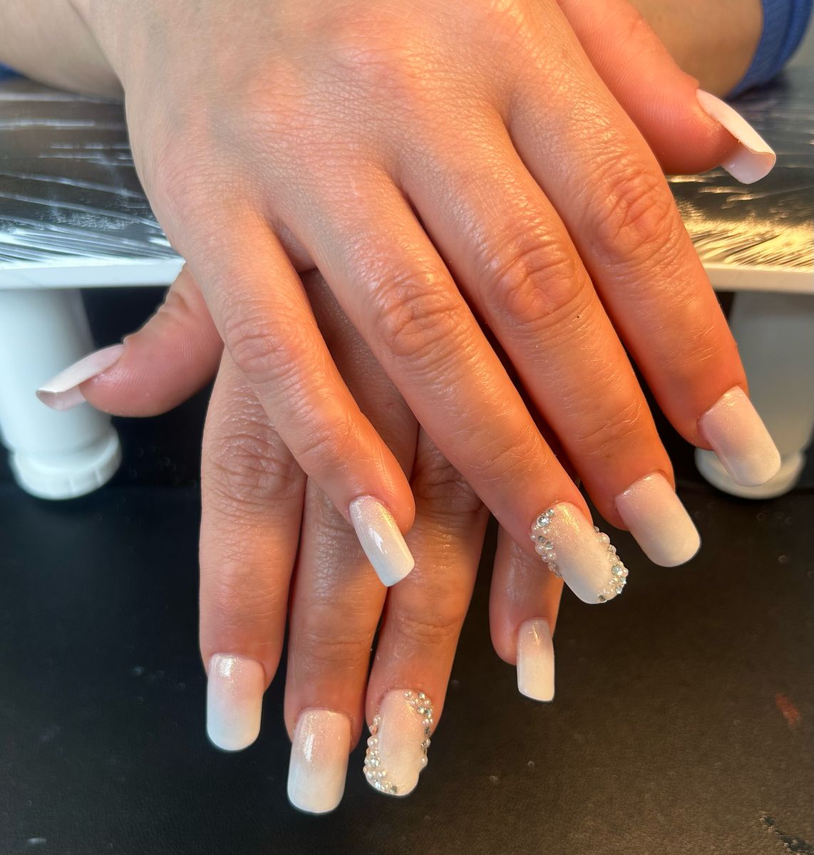 Extensions d'ongles blanches