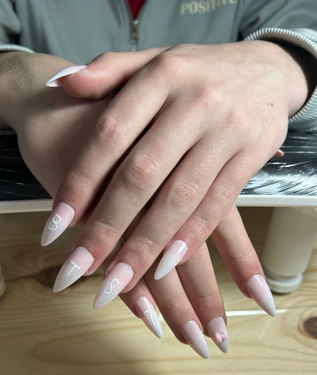 French blanche longue forme amande