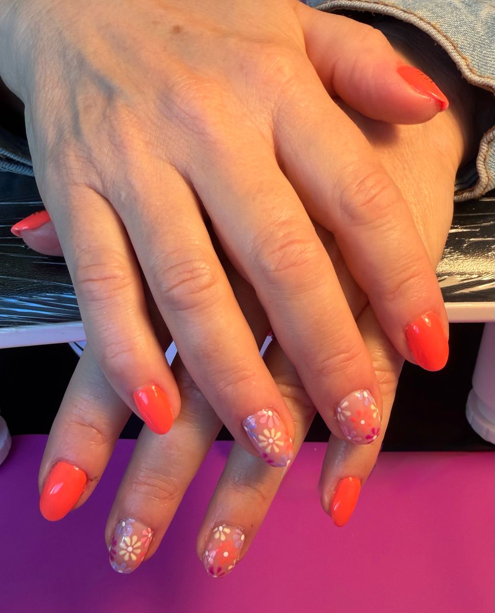 Ongles orange et rouge en dégradé