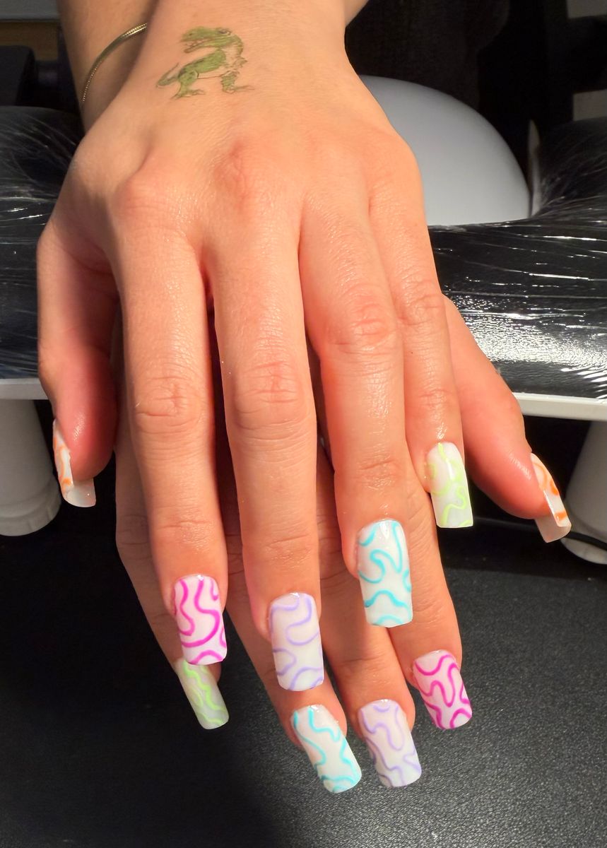 Ongles pastel rose et vert